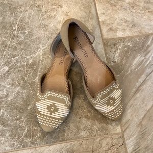 Restricted Aztec Flats Size 7.5